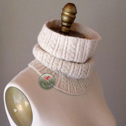 Knitted textured cowl on a mannequin 